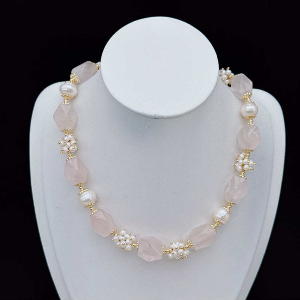 X738 Handmade Freshwater Baroque Pearl Rose Quartz Flower Blossom Necklace - Picture 9 of 9